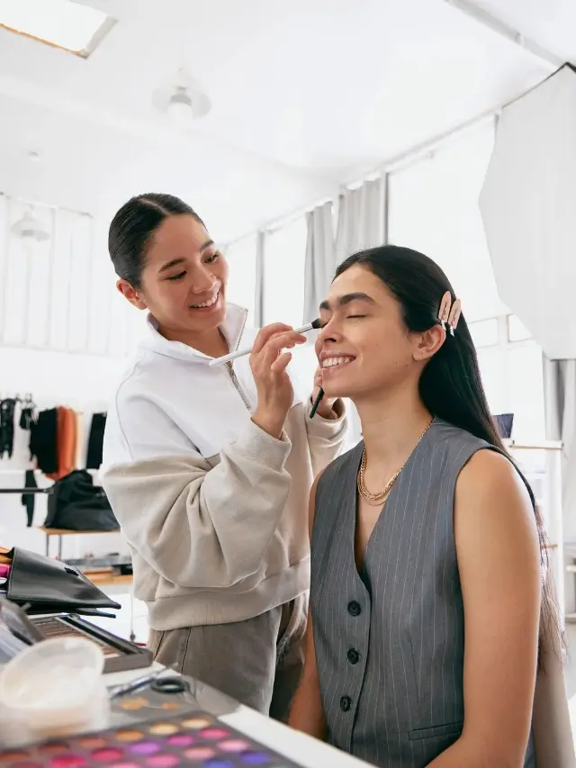 Lakme Academy_ Course Details, Admission, Career, Fees!_20250428_140716_0004