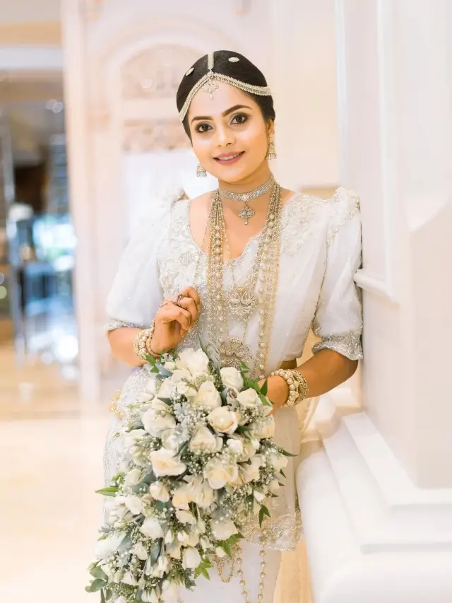 Lakme Academy or Meribindiya – Which One Is Best For Achieving Success In T_20250519_221414_0008