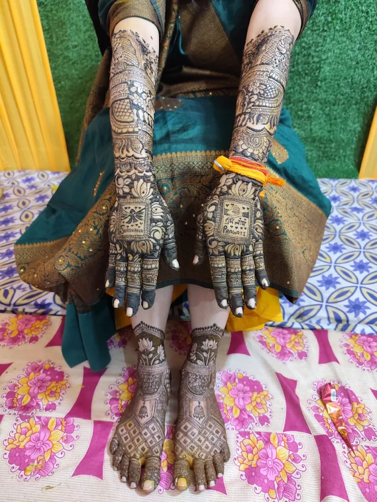 Ananya Makeovers Academy Mehandi 1