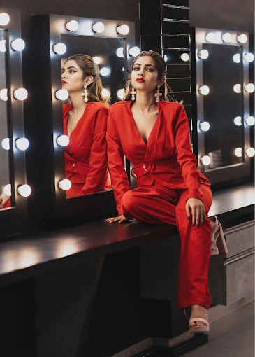 KNK Awadh Makeup Course