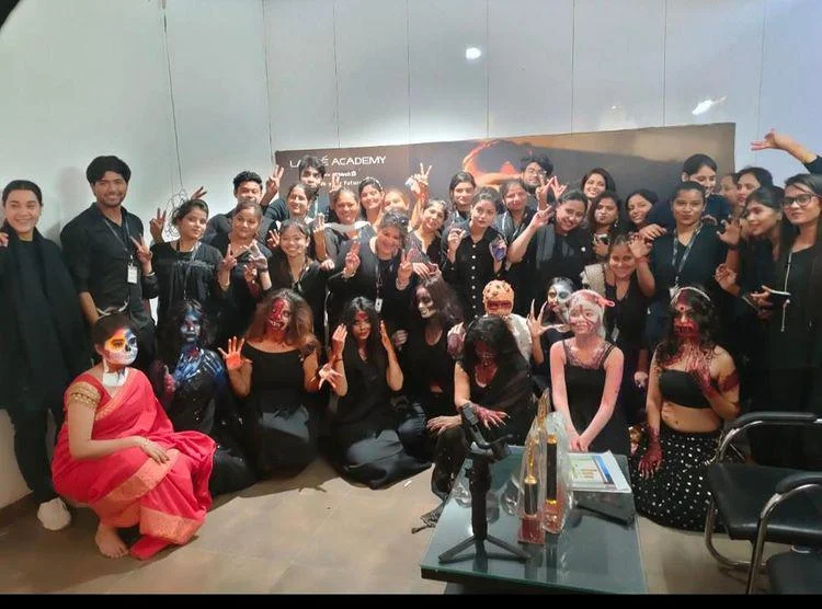LAKME ACADEMY POWERED BY APTECH Makeup