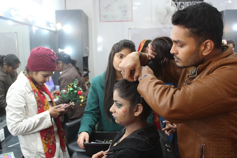 LAKME ACADEMY POWERED BY APTECH Makeup