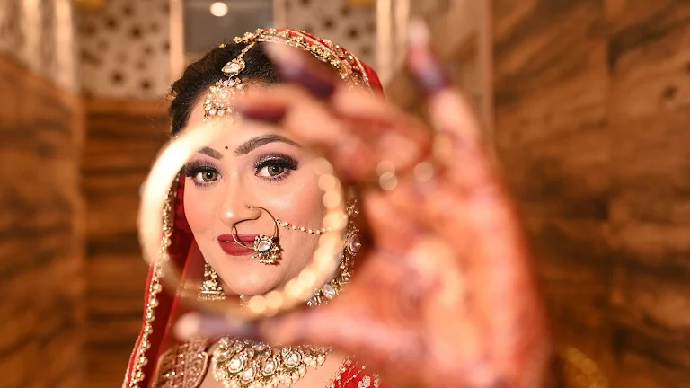 Makeup artistry by Simran Kaur Logo