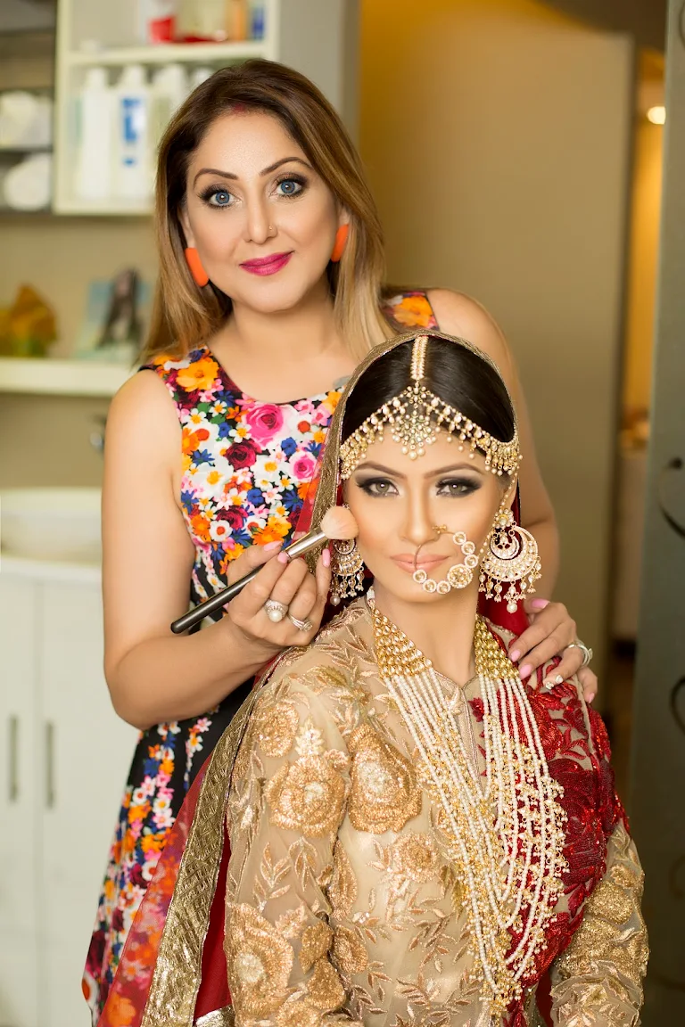Meenakshi Dutt Makeovers Makeup