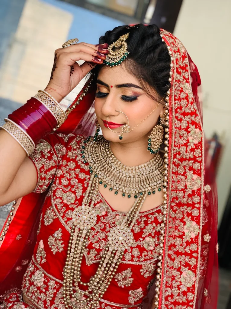 aazamhusainsalonandacademyhoshiarpurimages