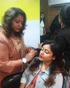 aminasmakeupstudioacademymumbaimakeupclass
