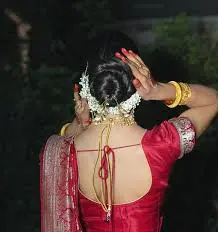 deeptinaglemakeupacademystudiokharadhairclass