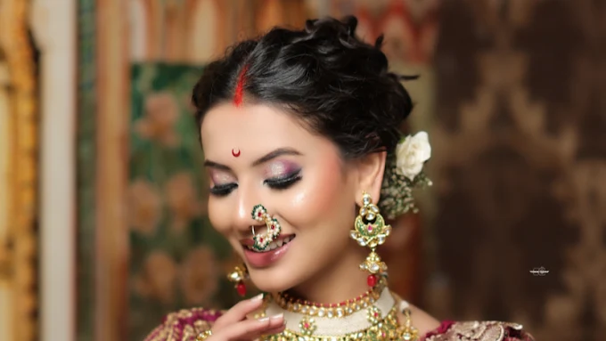 dnyanasmakeupacademykharadipunemakeupclass