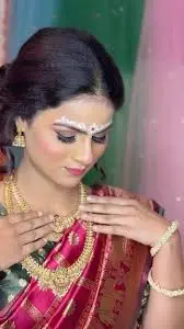 feminaflauntacademypunemakeupcourse