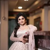 feminineprofessionalmakeupacademydurgapurmakeupcourse