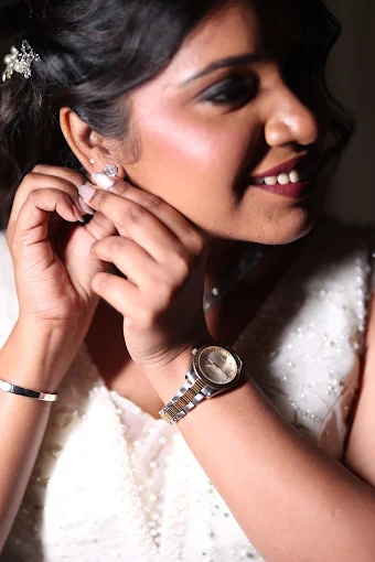 hkmakeoverandacademymumbaiprofile