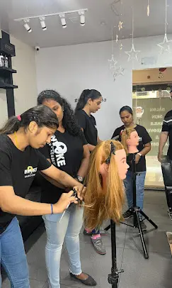 invokesalonandacademymumbaihairclass