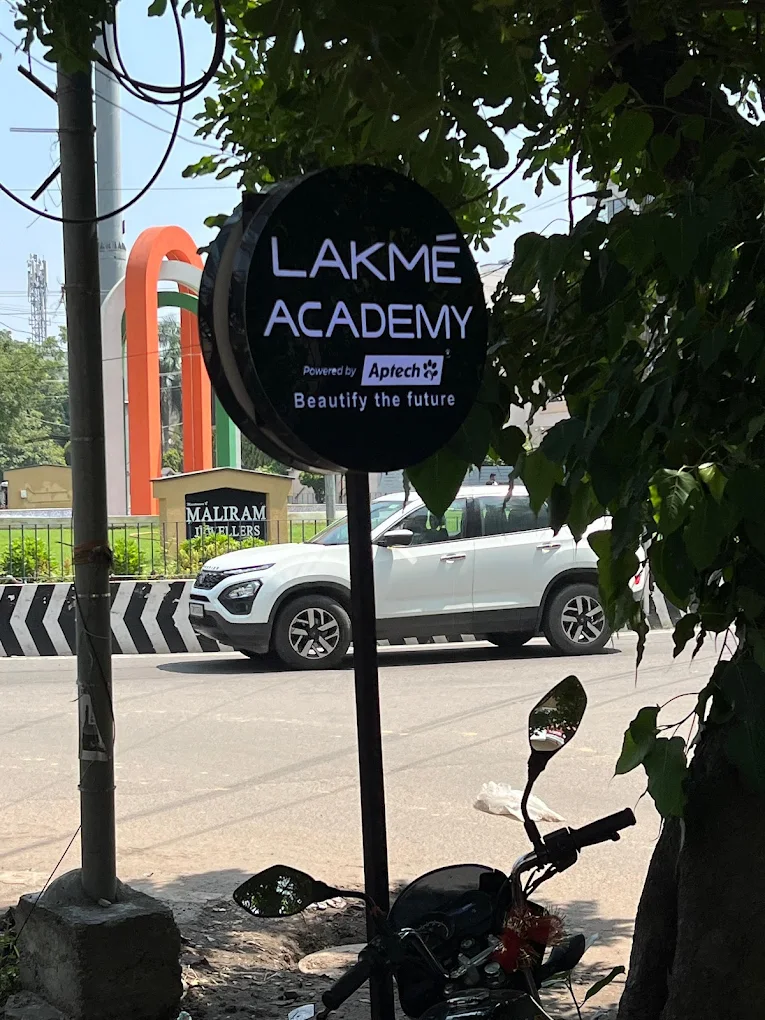 lakmeacademyjalandharlogo