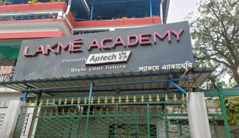 lakmeacademypoweredbyaptechsiligurilogo 768x443