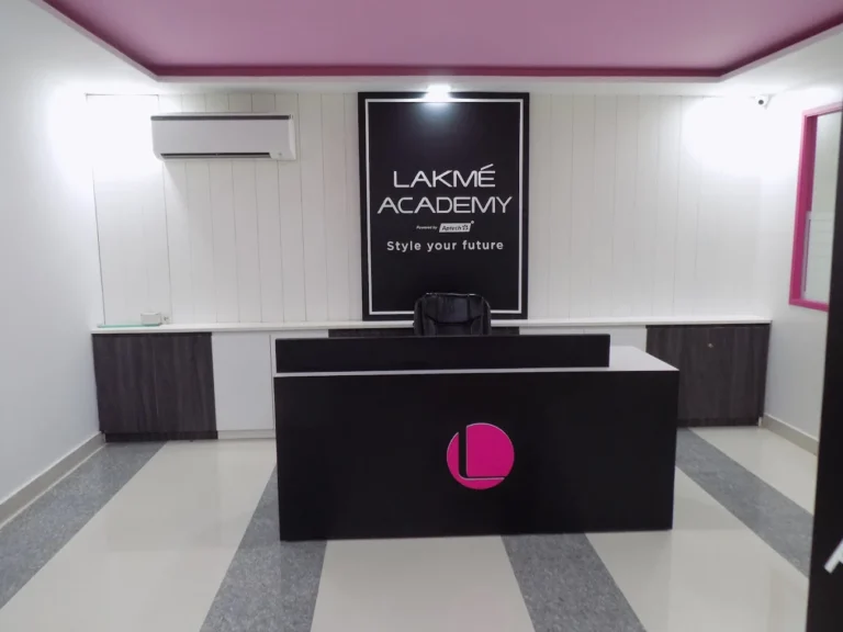 lakmeacademyranjitavenueamritsarprofileimage 768x576