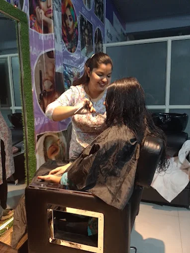 makeupsevengwaliorhaircut