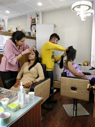makeuupmakeupstudioacademydelhiimage