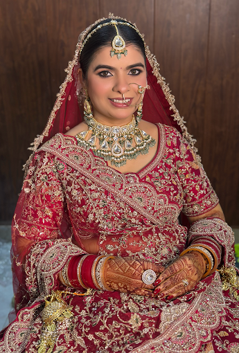 nehatyagimakeupstudioandacademynoidaimage2