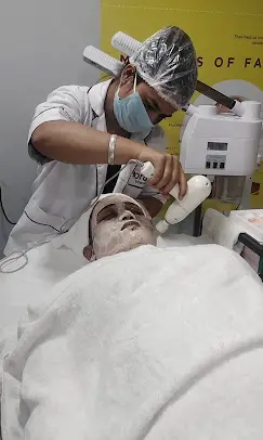 oraneinternationalschoolofbeautywellnesspuneskincourse