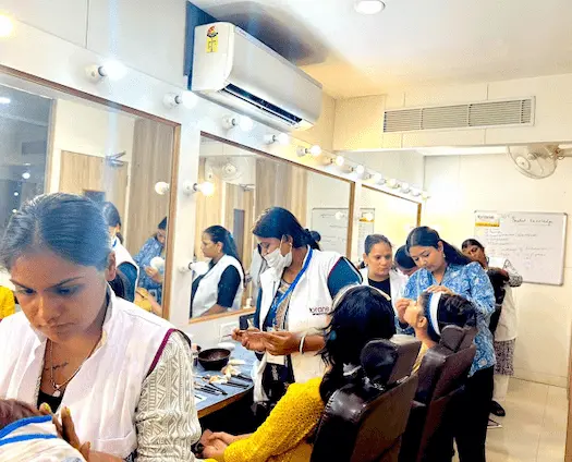 oraneinternationalschoolofhairmakeupbeautynoidaprofileimage