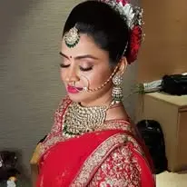 outoftheboxmakeupacademymumbaimakeupcourse