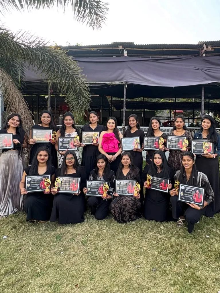 prajaktachavanmakeupstudioacdemyprofile 768x1024