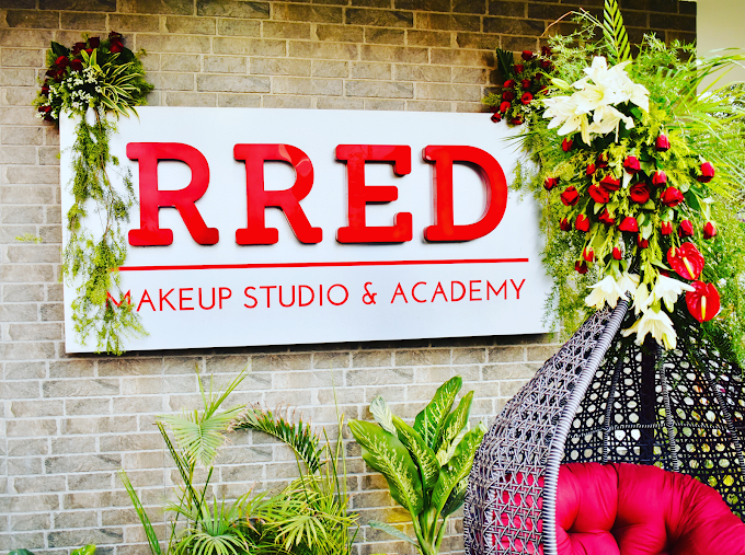 reddmakeupstudioacademylogo