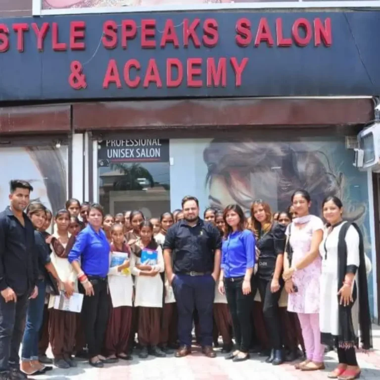 stylespeakssalonacademykapurthalalogo 768x768