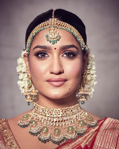 theschoolofmakeupandhairmumbaimakeupcourse