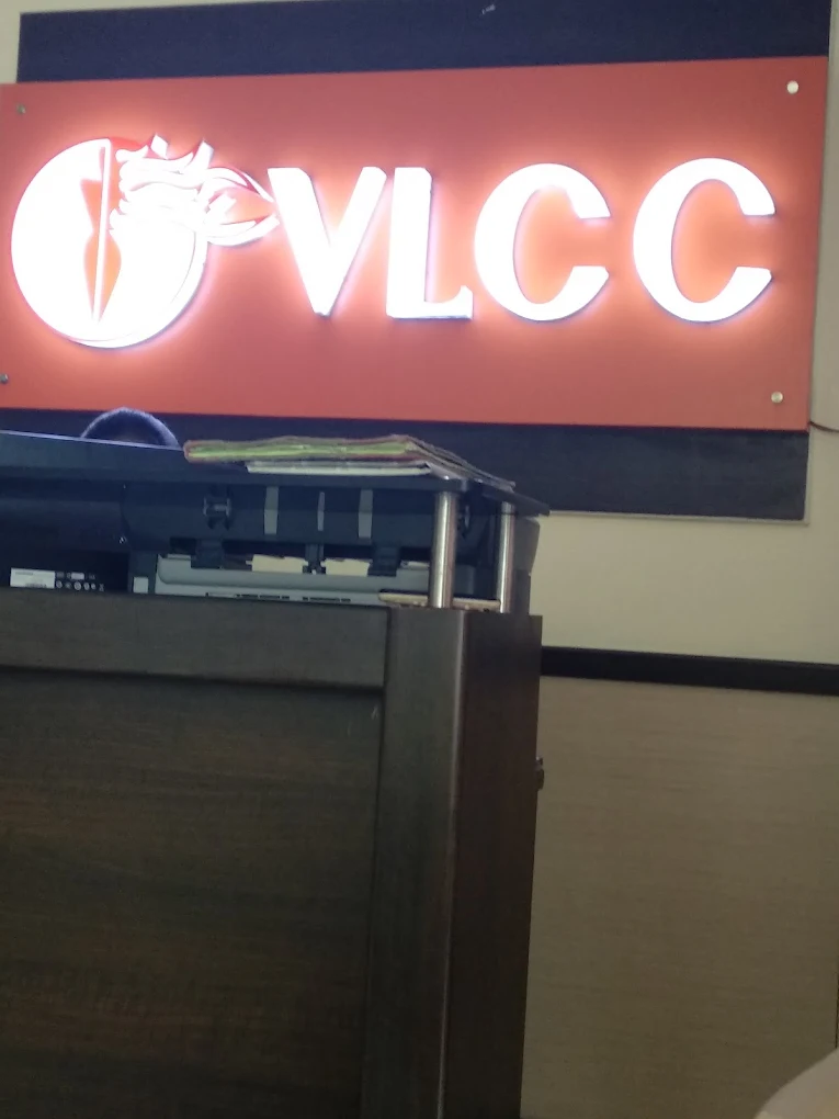 vlccschoolofbeautygurdaspurlogo