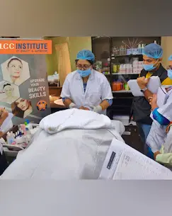 vlccschoolofbeautyphoolbagankankurgachikolkataskincourse